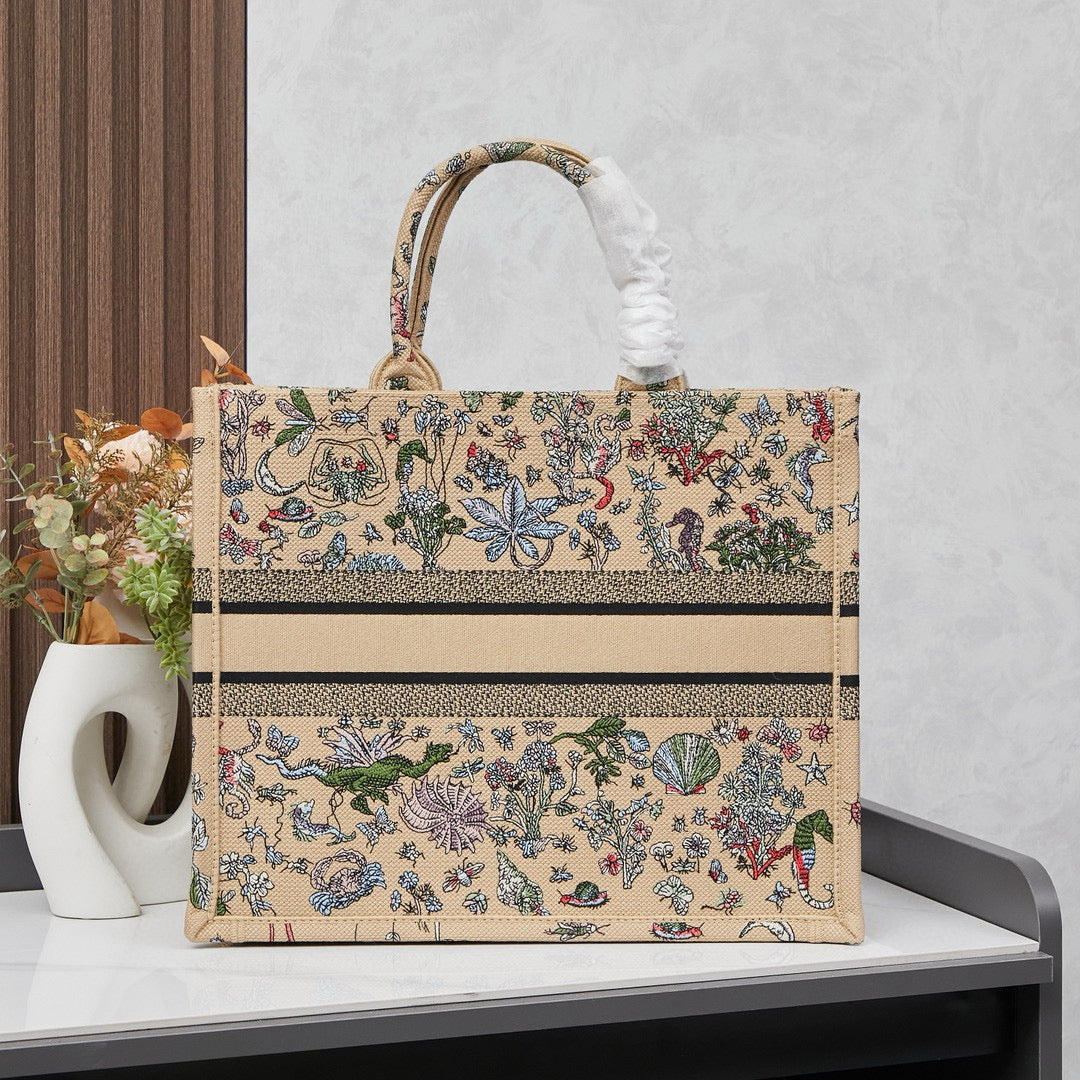 D Book Tote ( Apricot Ocean World )
