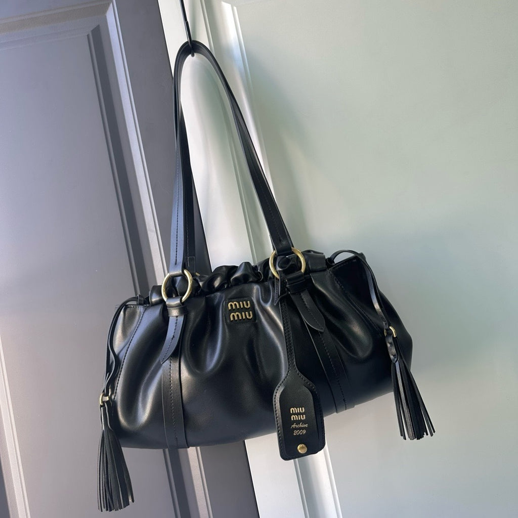 Vintage-Inspired Shoulder Bag