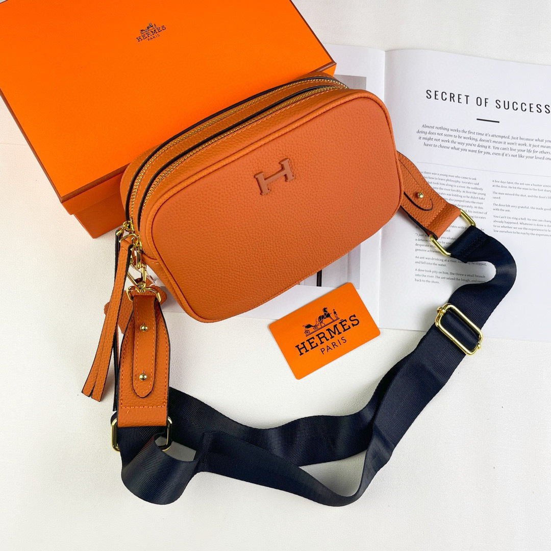 Full-Leather Camera Bag | Adjustable & Detachable Strap