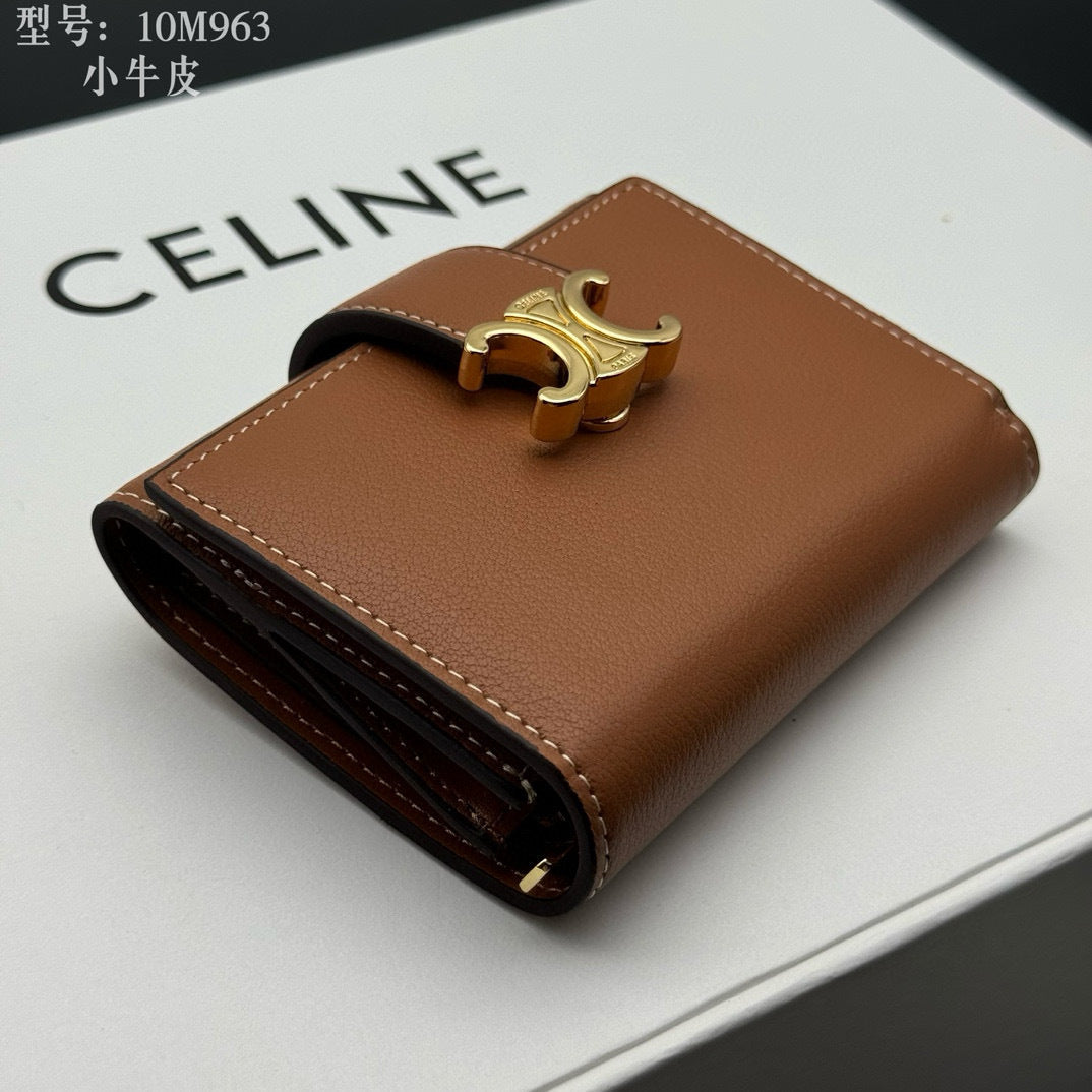 Triomphe-Style Three-Fold Leather Wallet with Metal Hardware – Premium Quality