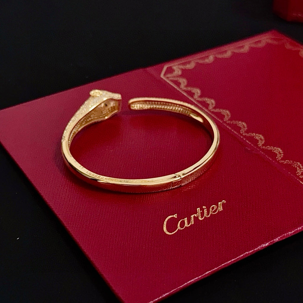 Elegant Panther Head-Inspired Diamond Bangle