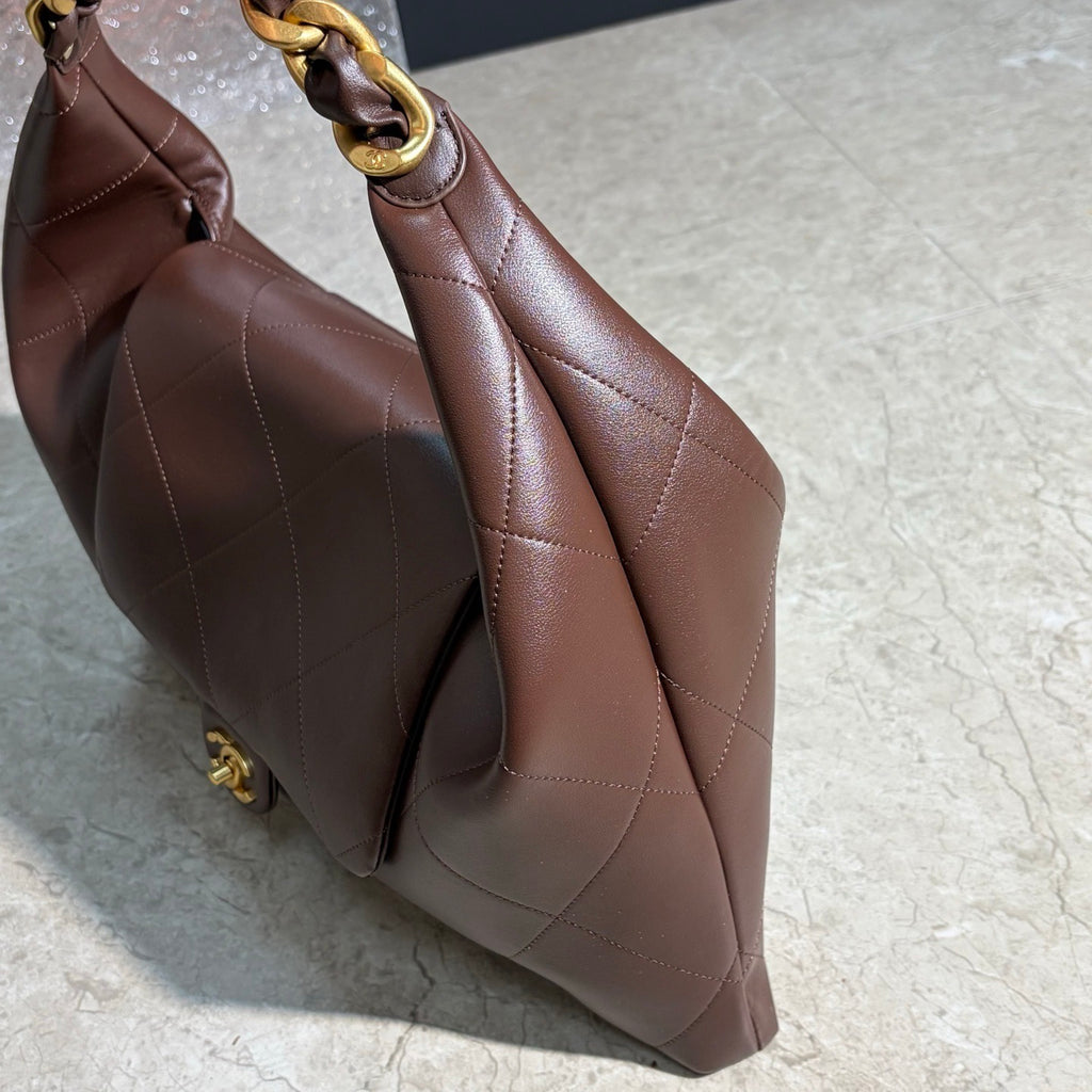 Oversized Soft Leather Hobo Shoulder Bag with Chunky Chain – 43cm