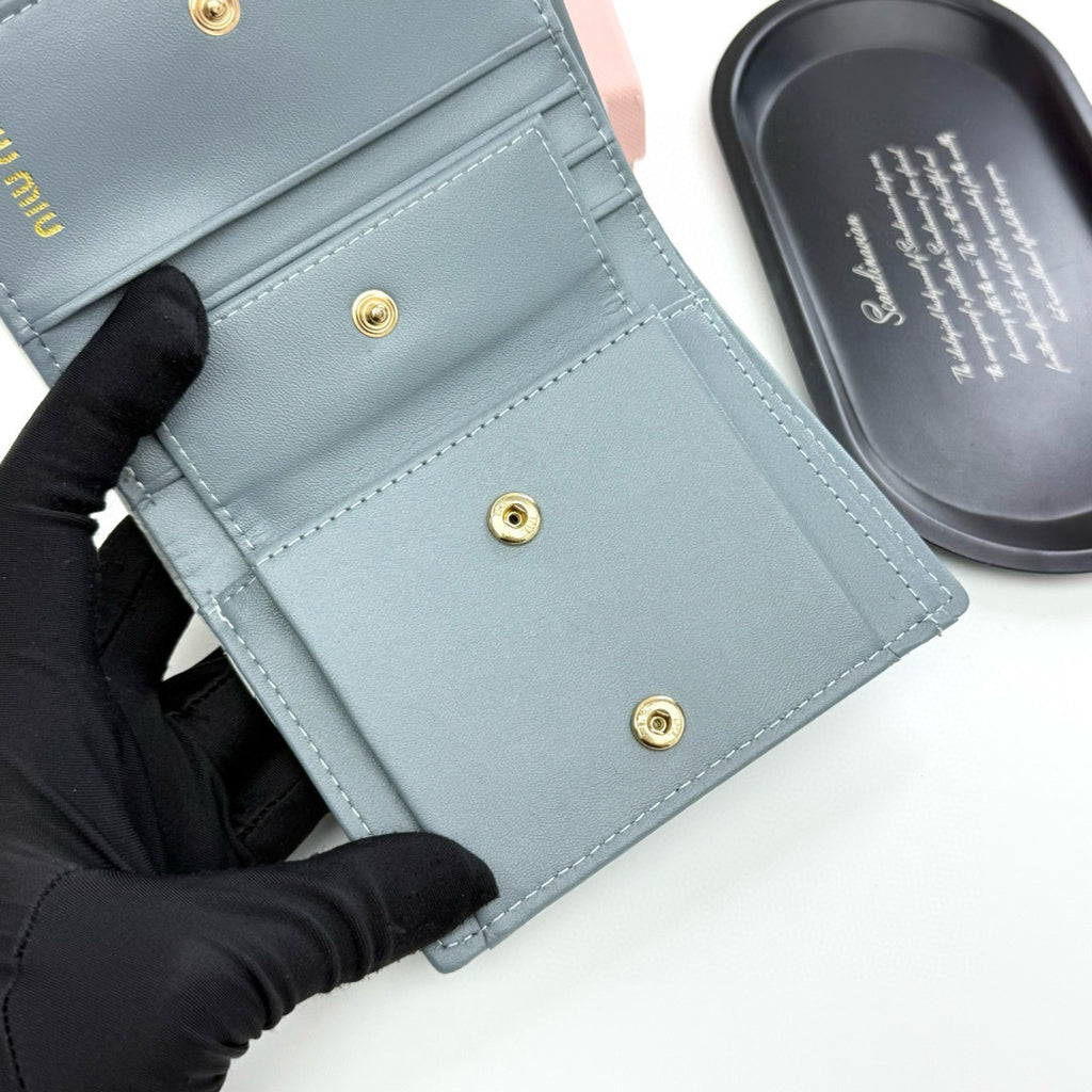 New-Season Compact Tri-Fold Mini Wallet – Embossed Design