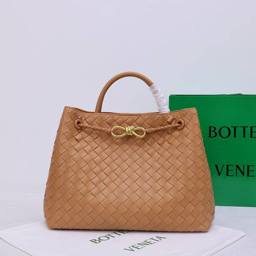 B*V | 23 New Andiamo Handbag