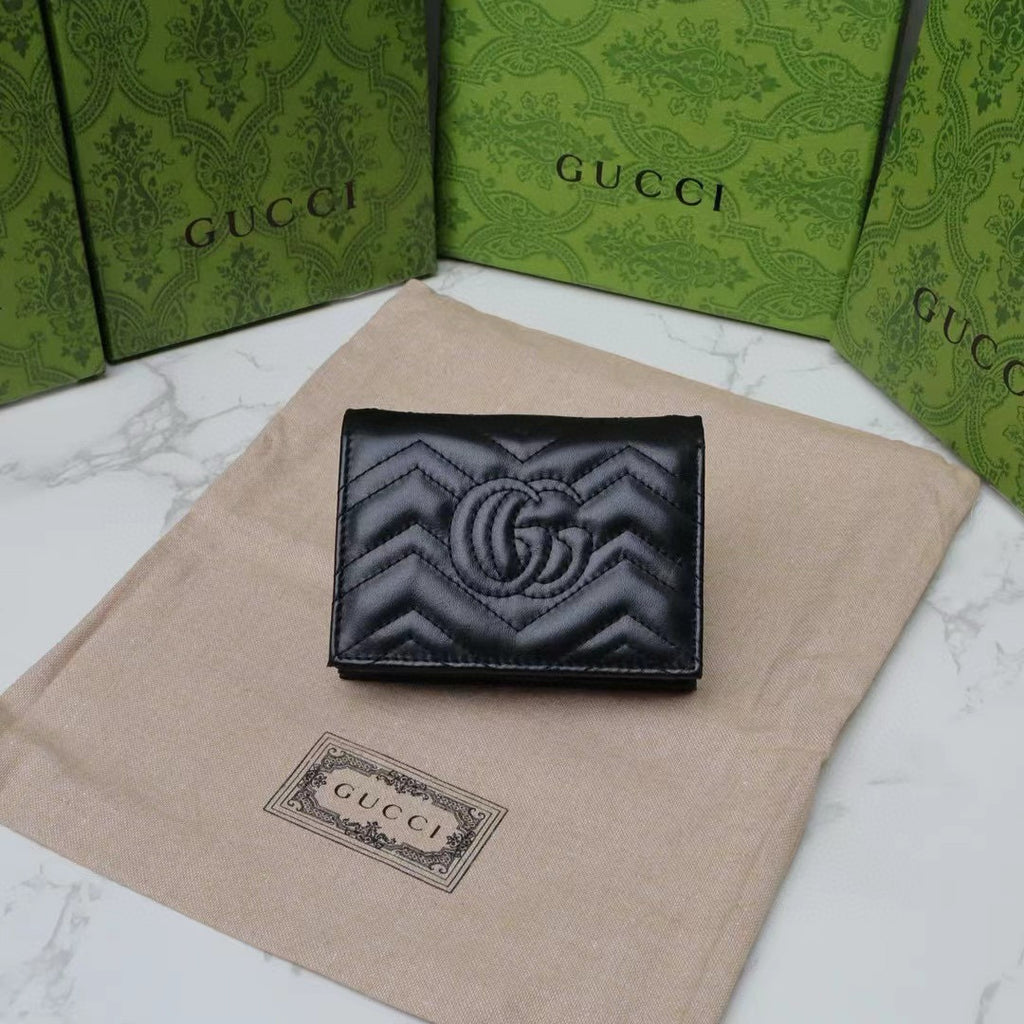 Premium Quilted Leather Card Holder – Compact & Elegant