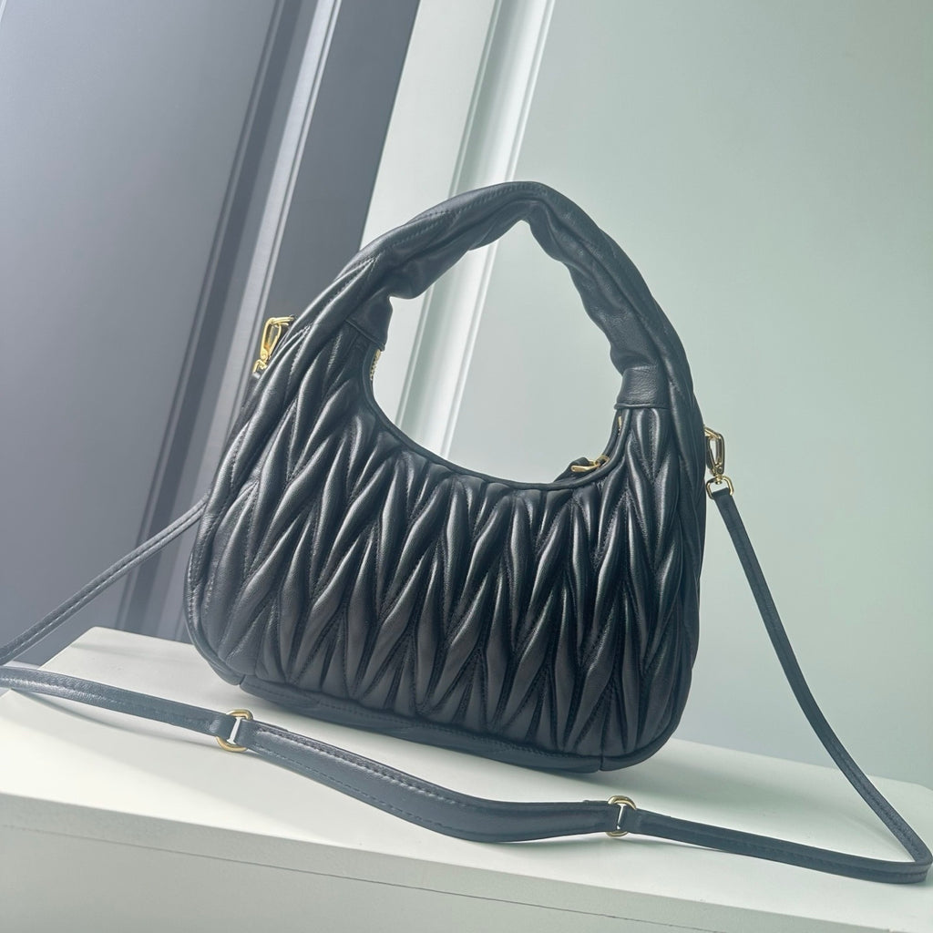 Medium Quilted Leather Handbag – Matelassé Texture, 29cm