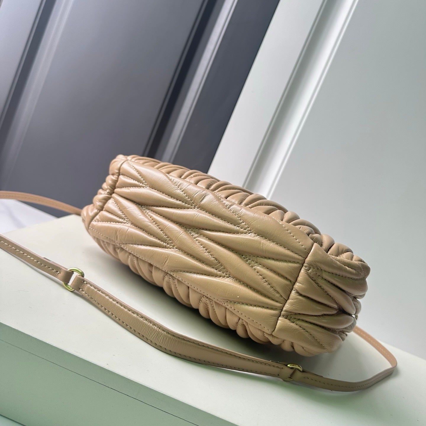Medium Quilted Leather Handbag – Matelassé Texture, 29cm