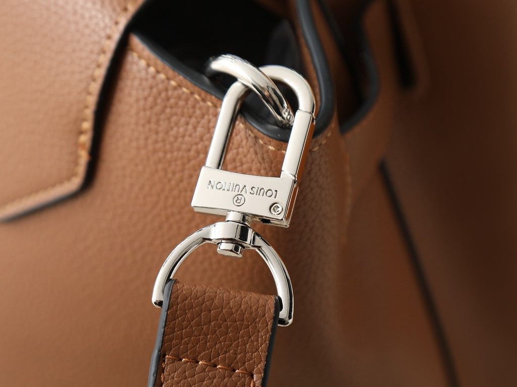Georges Medium Tote Bag