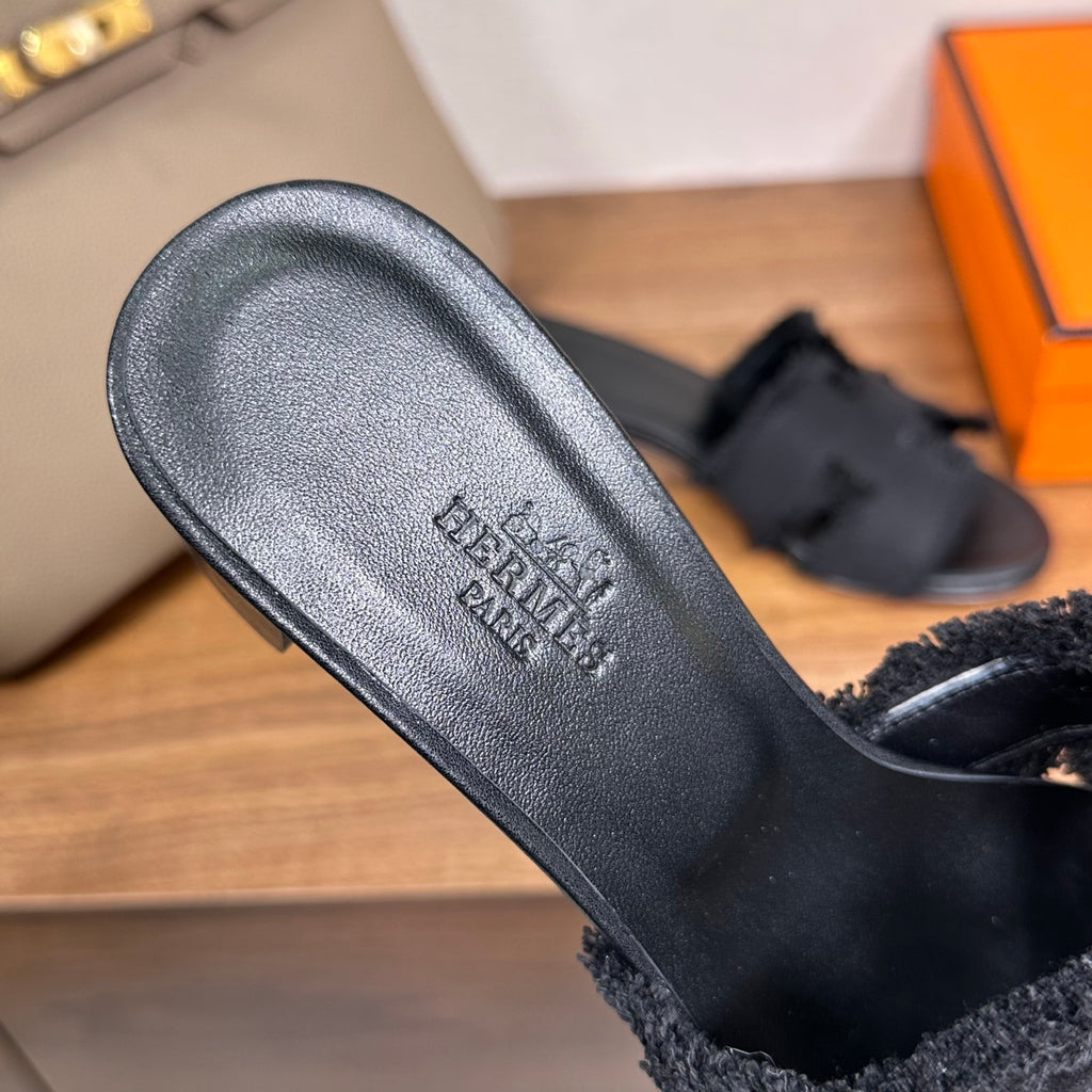 Luxury Oran-Style Velvet Sandals