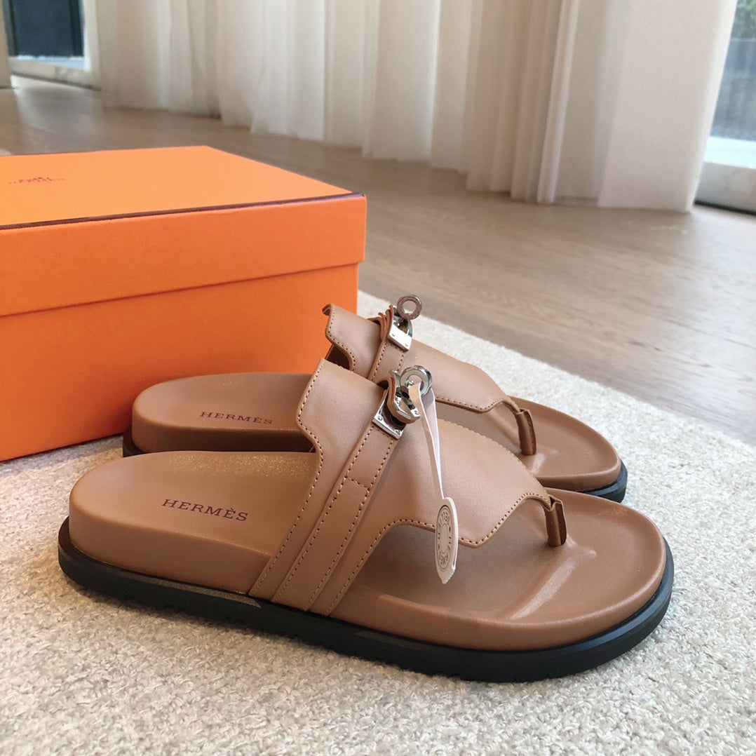 Éclair-Inspired Slide Sandals