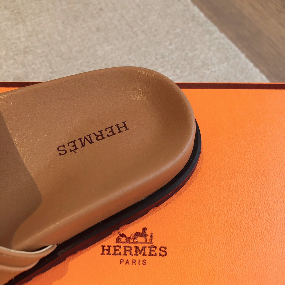 Éclair-Inspired Slide Sandals