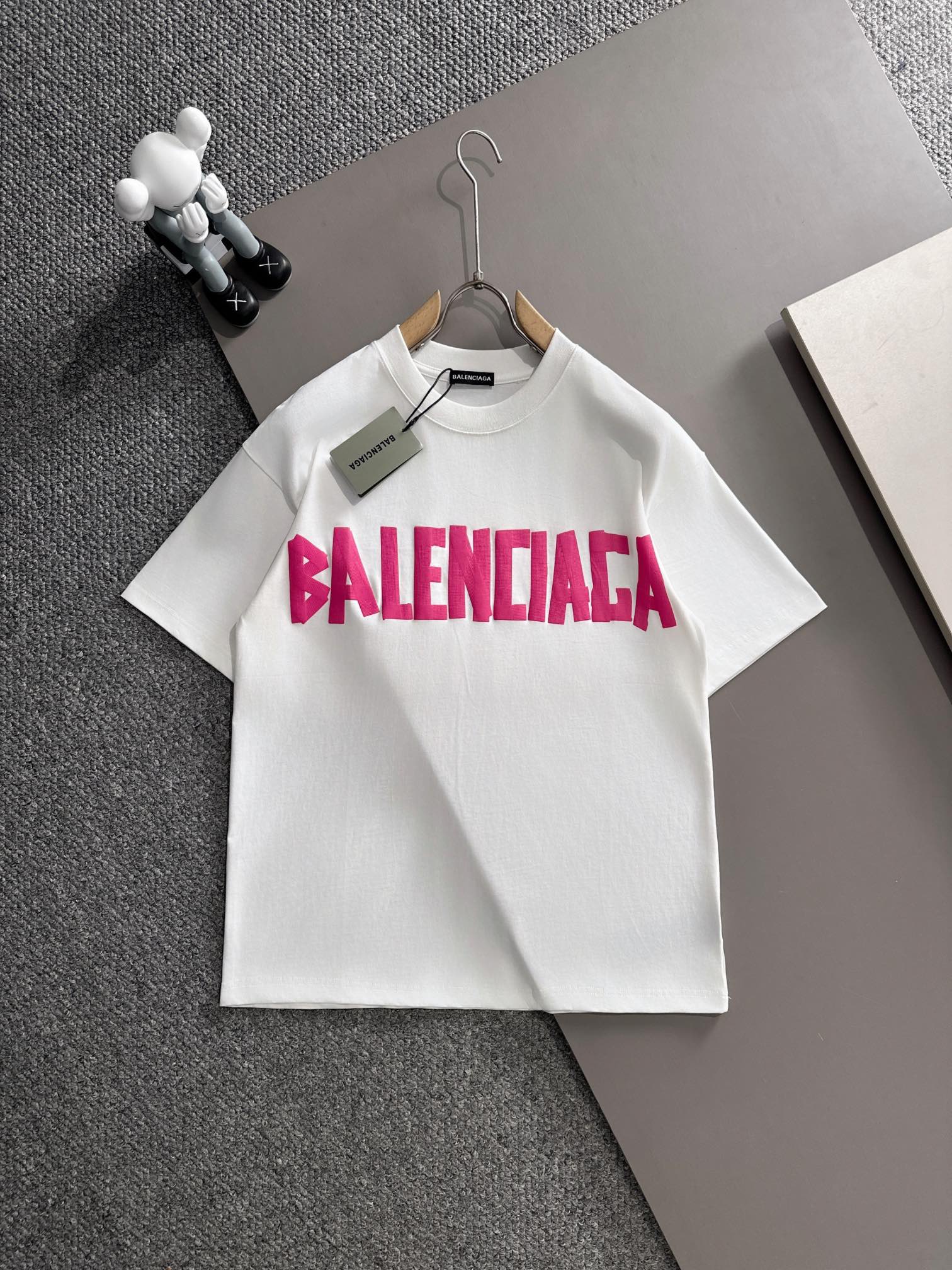 Unisex Logo &amp; Graphic T-Shirt – Premium Cotton