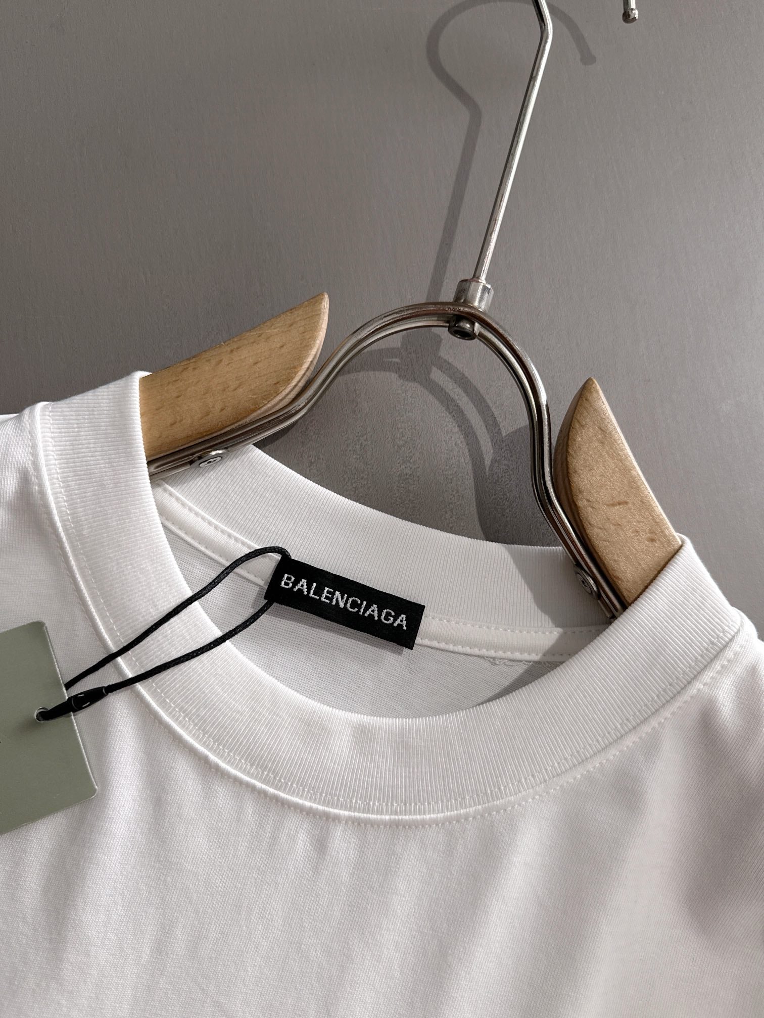 Unisex Logo &amp; Graphic T-Shirt – Premium Cotton