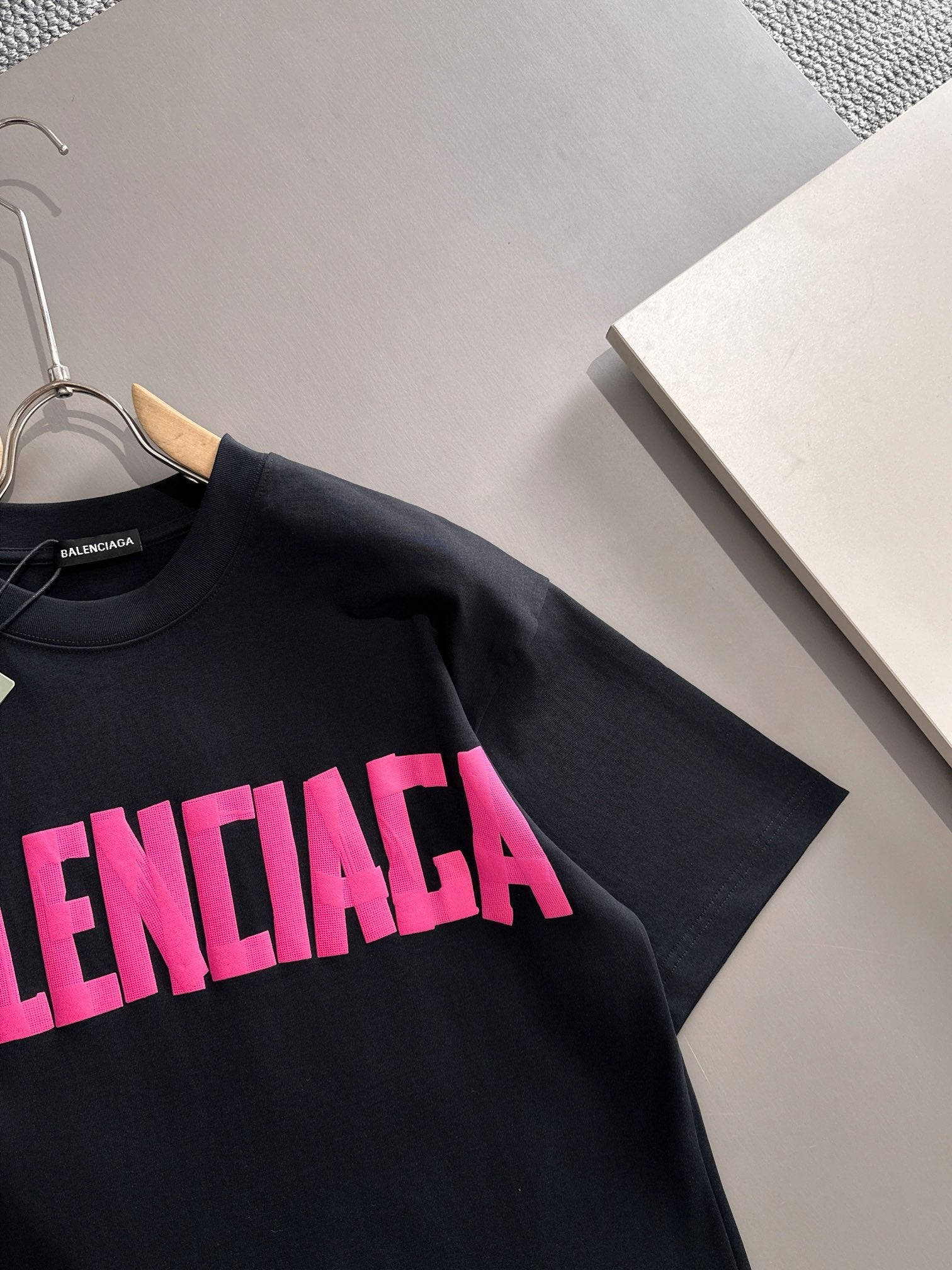 Unisex Logo &amp; Graphic T-Shirt – Premium Cotton