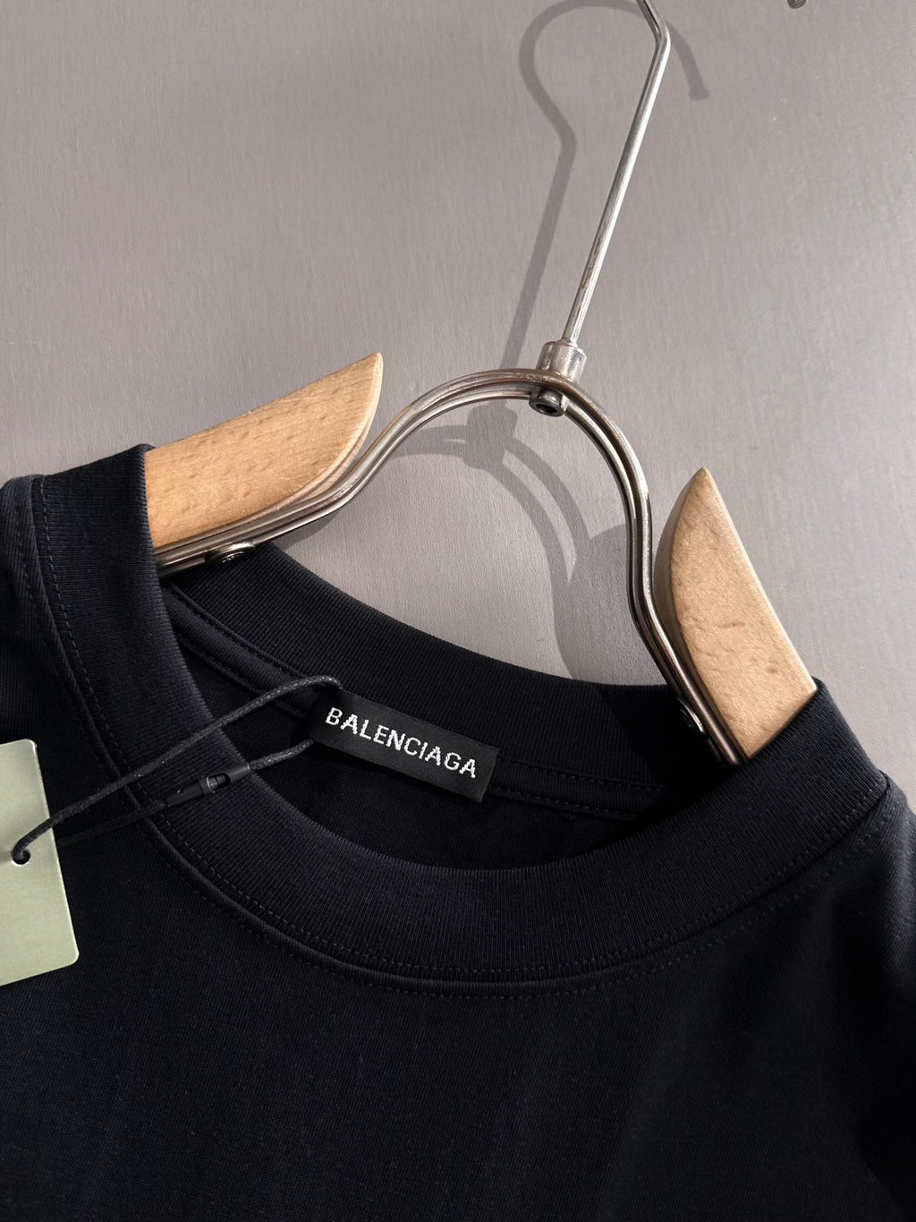 Unisex Logo &amp; Graphic T-Shirt – Premium Cotton