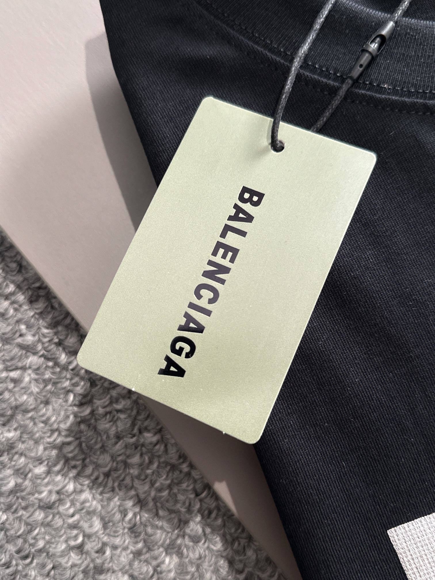 Unisex Logo &amp; Graphic T-Shirt – Premium Cotton