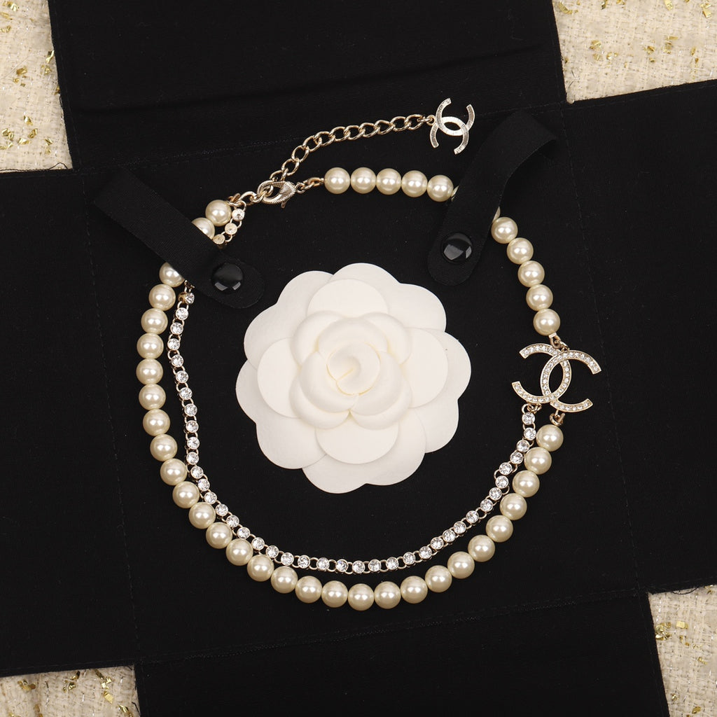 Double-Layer Pearl & Crystal Necklace – Handcrafted Elegance