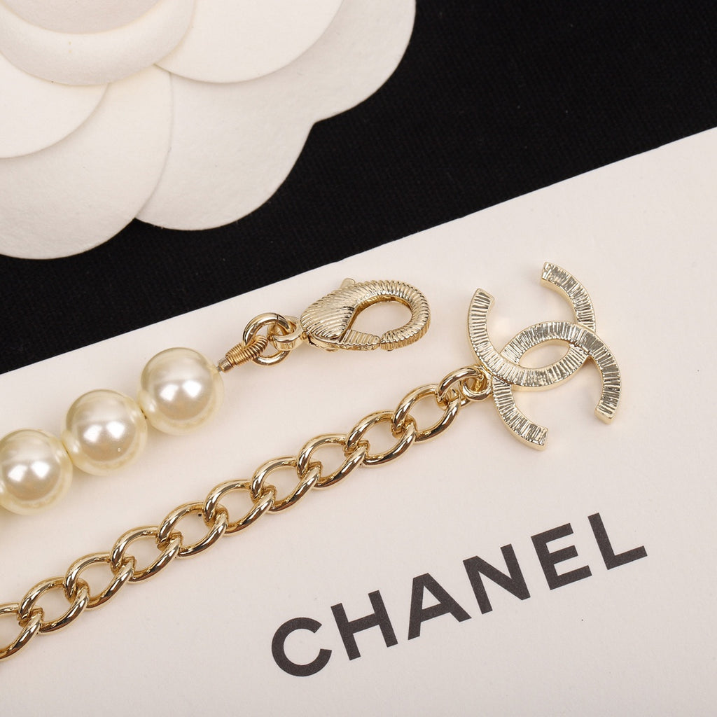 Double-Layer Pearl & Crystal Necklace – Handcrafted Elegance