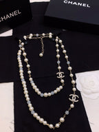 Classic Pearl Sweater Necklace – Timeless Versatility
