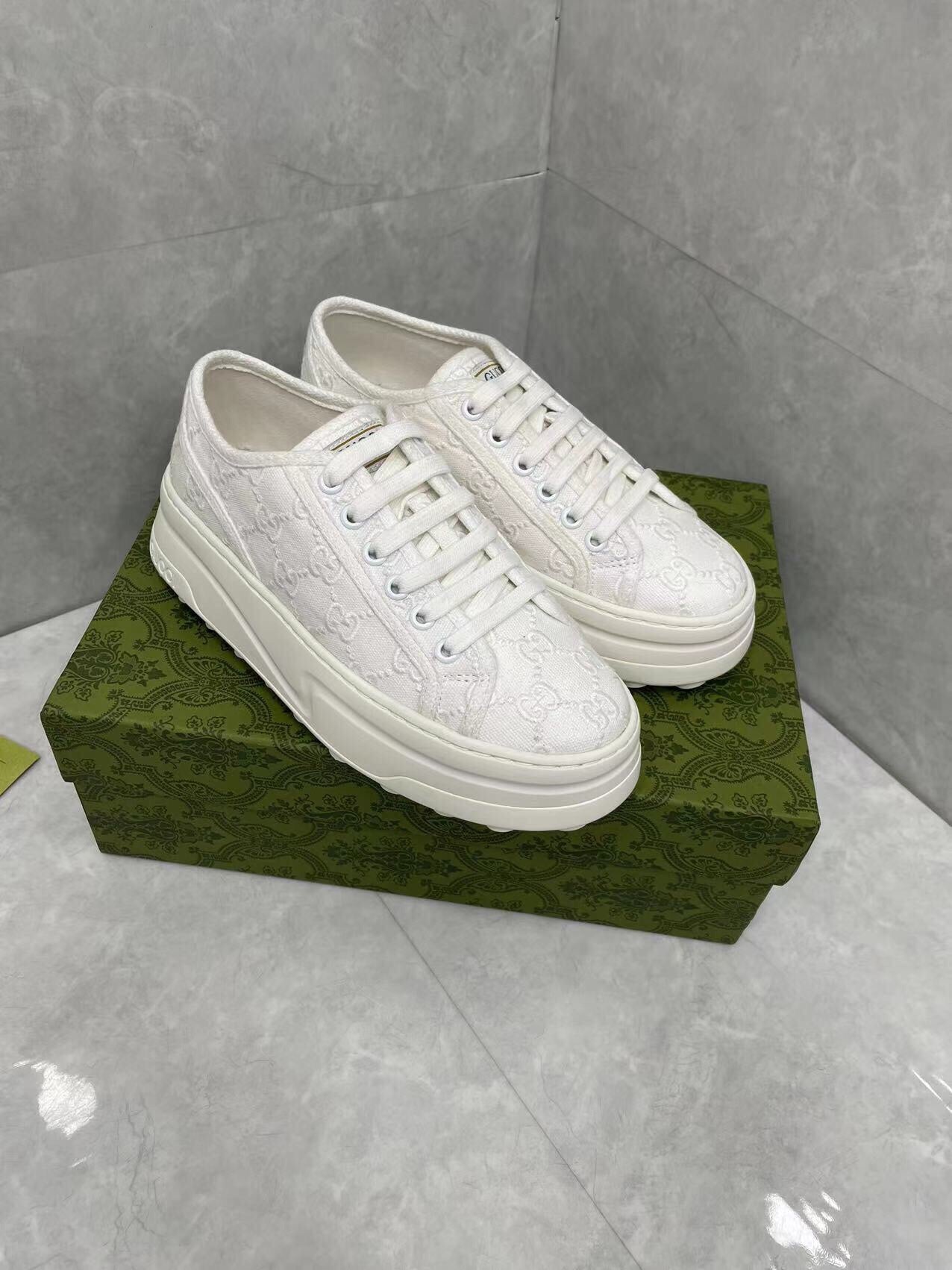 Tennis 1977 – Pink G Embroidered Platform Sneaker