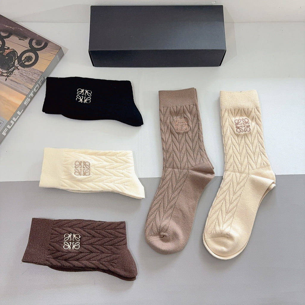 Premium Cashmere Embroidered Knee-High Socks – 5 Pairs Per Box