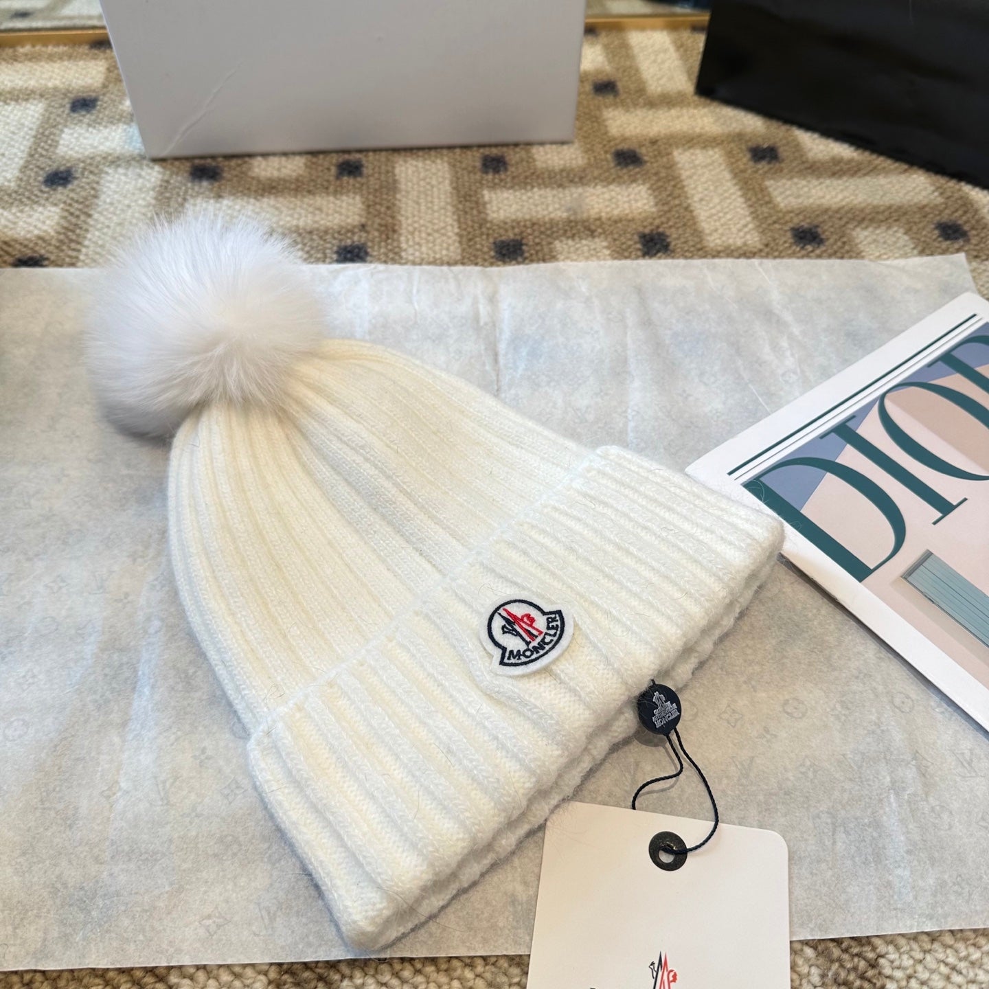 Premium Knit Beanie with Fox Fur Pom — Soft, Warm & Stylish