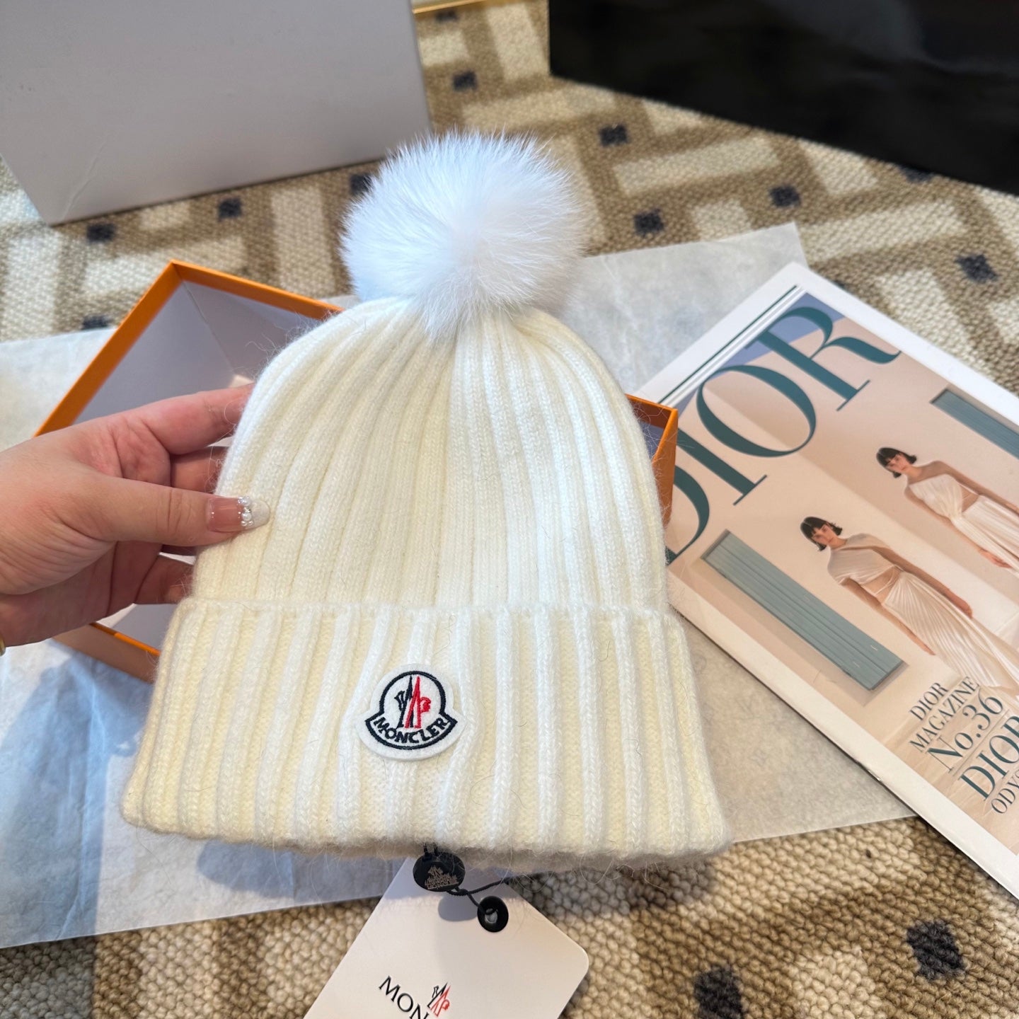 Premium Knit Beanie with Fox Fur Pom — Soft, Warm & Stylish
