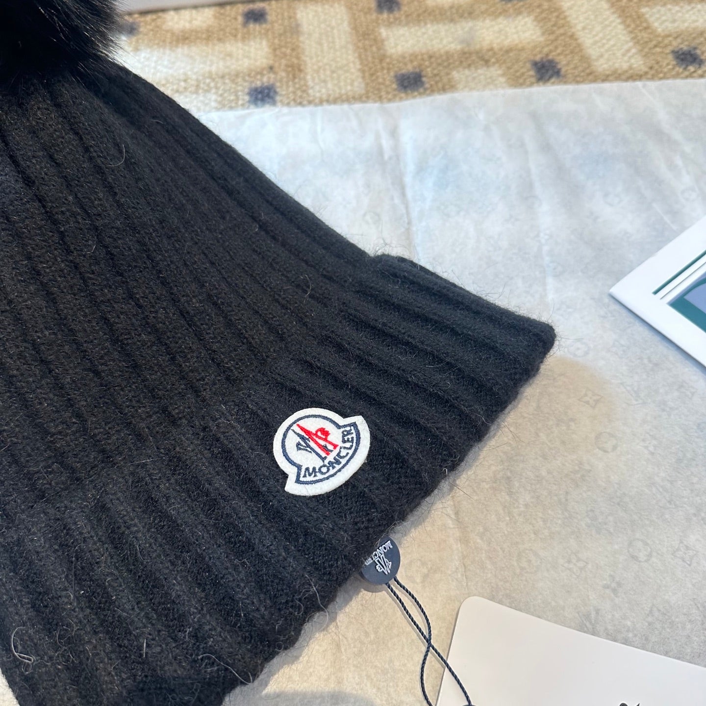 Premium Knit Beanie with Fox Fur Pom — Soft, Warm & Stylish