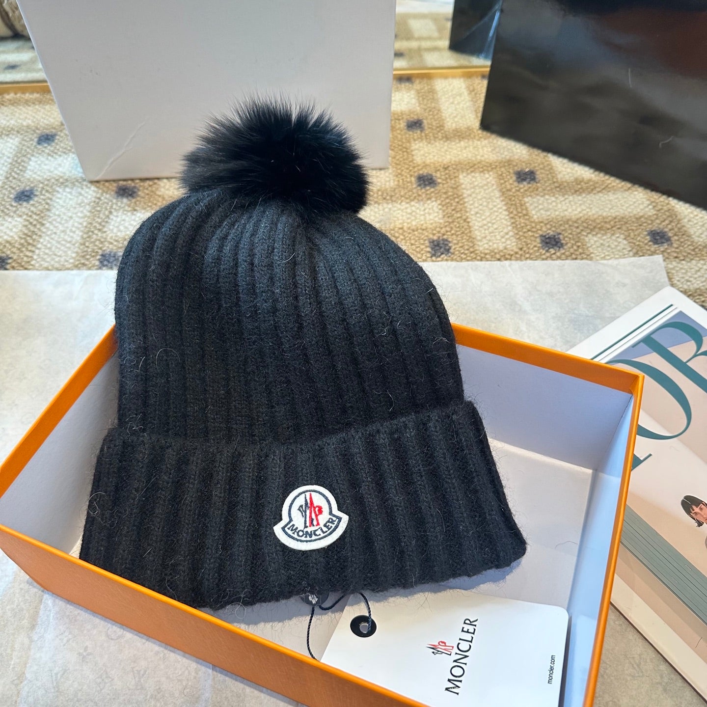 Premium Knit Beanie with Fox Fur Pom — Soft, Warm & Stylish