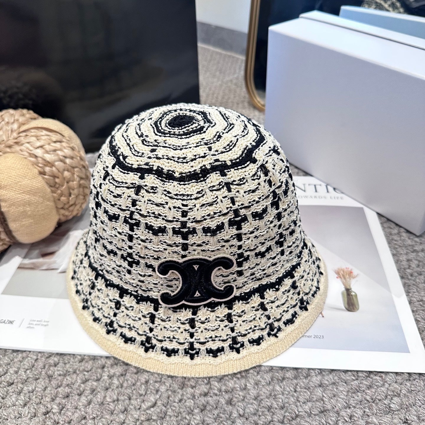 Minimalist Autumn/Winter Bucket Hat – New Season