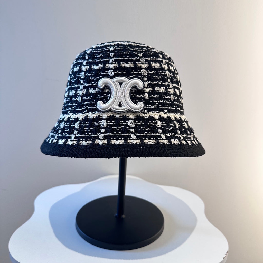Minimalist Autumn/Winter Bucket Hat – New Season