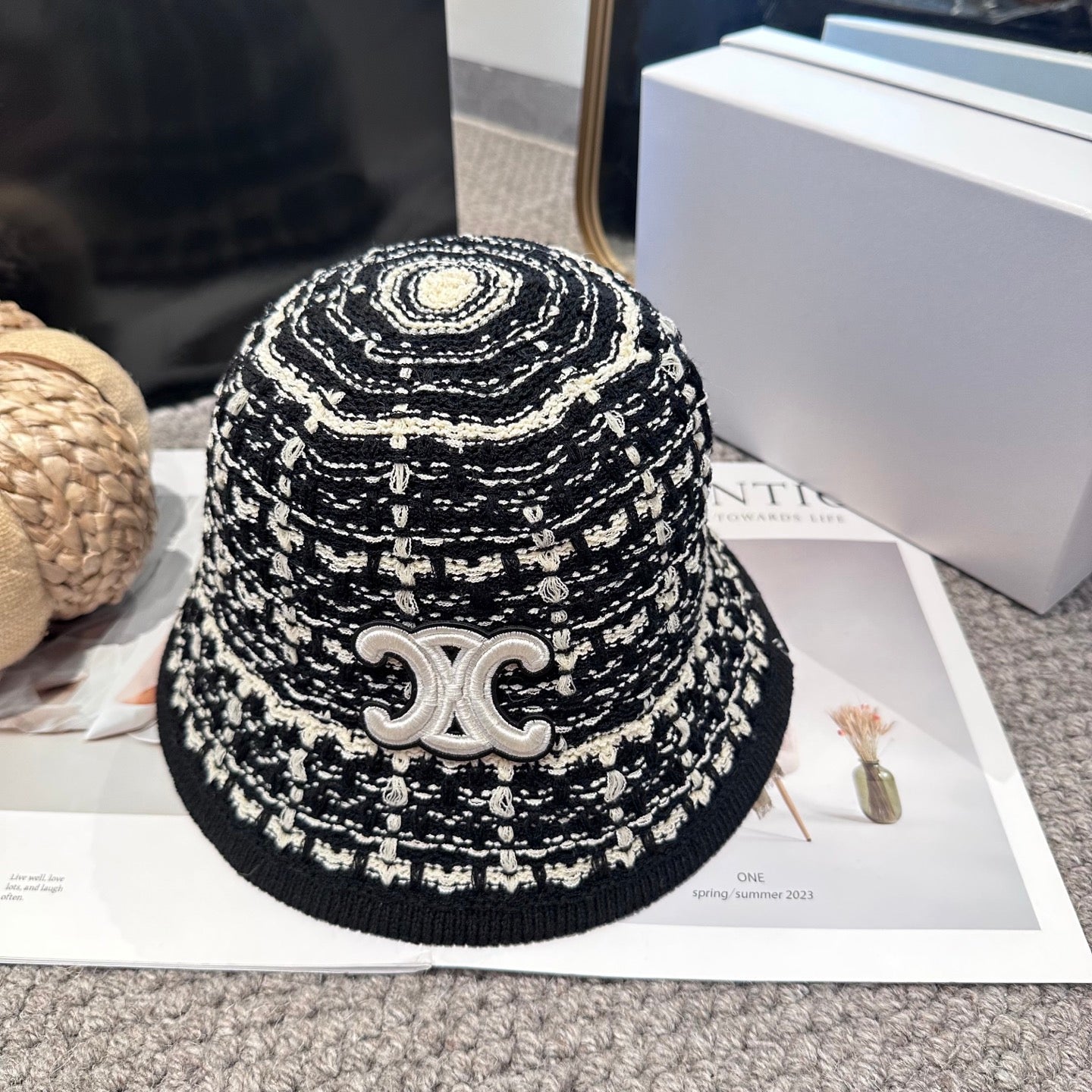 Minimalist Autumn/Winter Bucket Hat – New Season