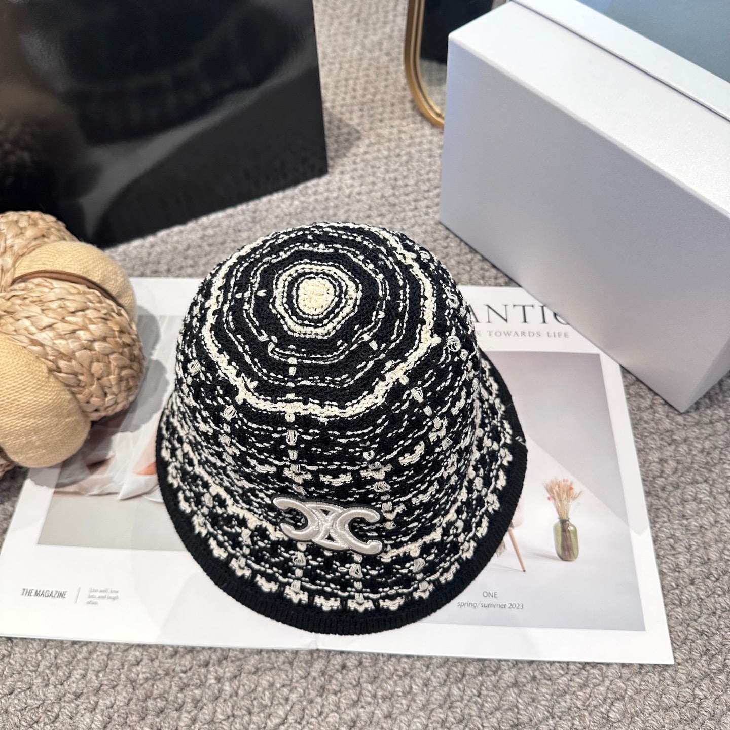 Minimalist Autumn/Winter Bucket Hat – New Season