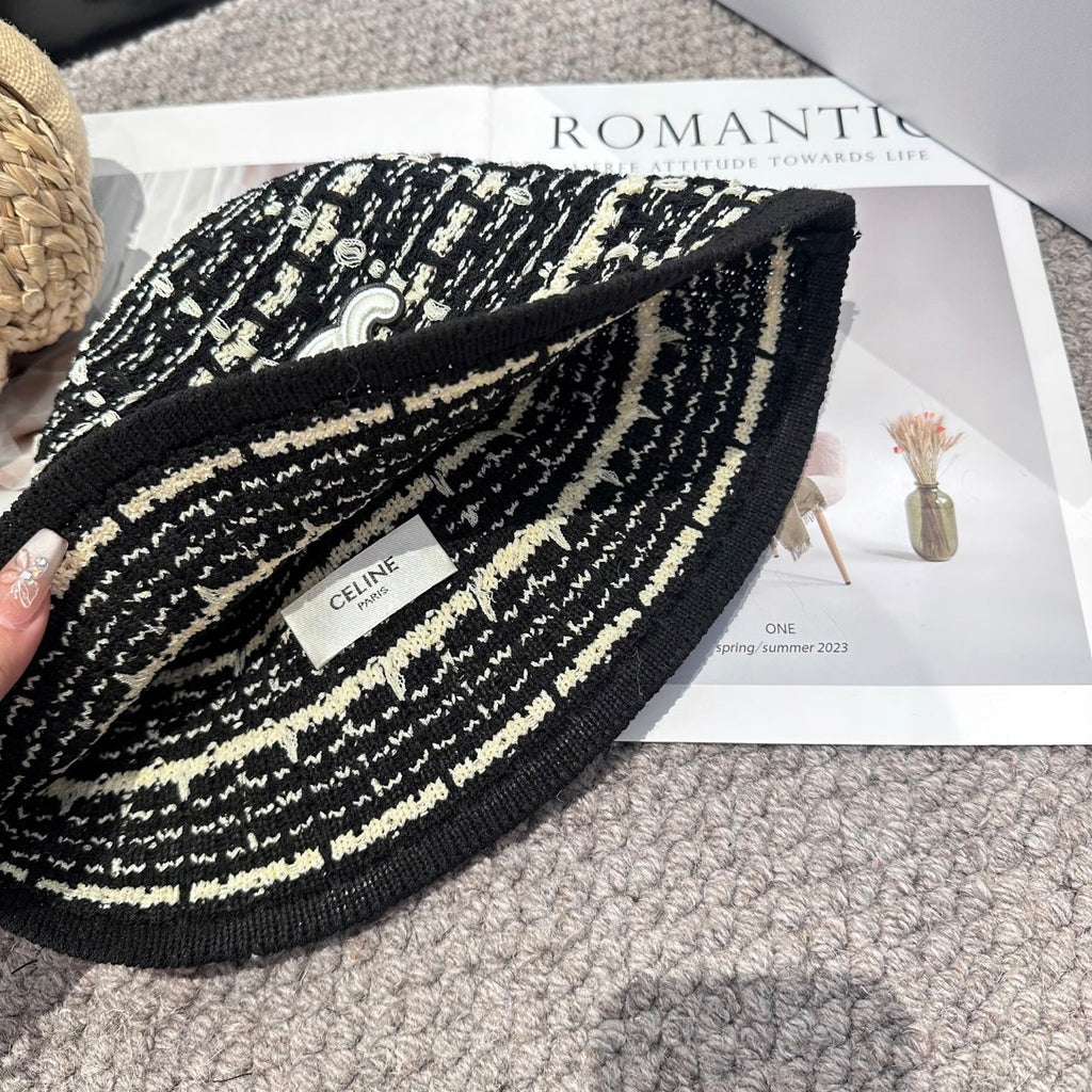 Minimalist Autumn/Winter Bucket Hat – New Season