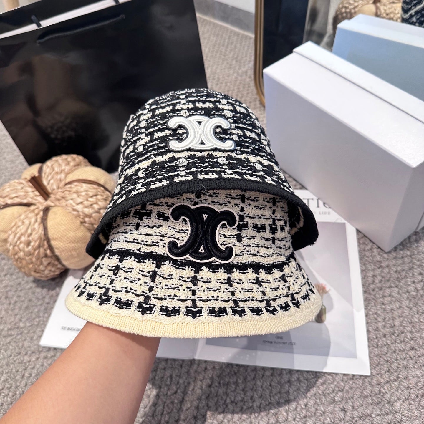 Minimalist Autumn/Winter Bucket Hat – New Season