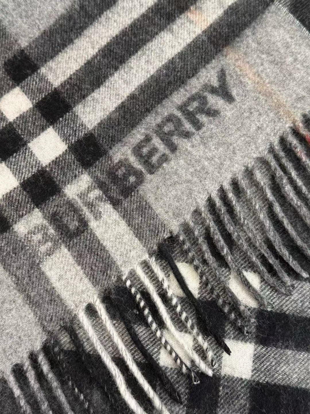 Premium Cashmere Contrast Plaid Scarf — Unisex — 30 × 168 cm