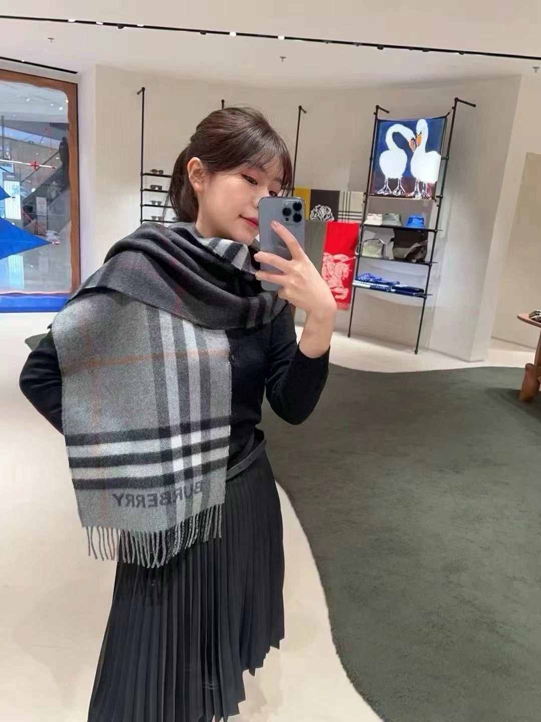 Premium Cashmere Contrast Plaid Scarf — Unisex — 30 × 168 cm
