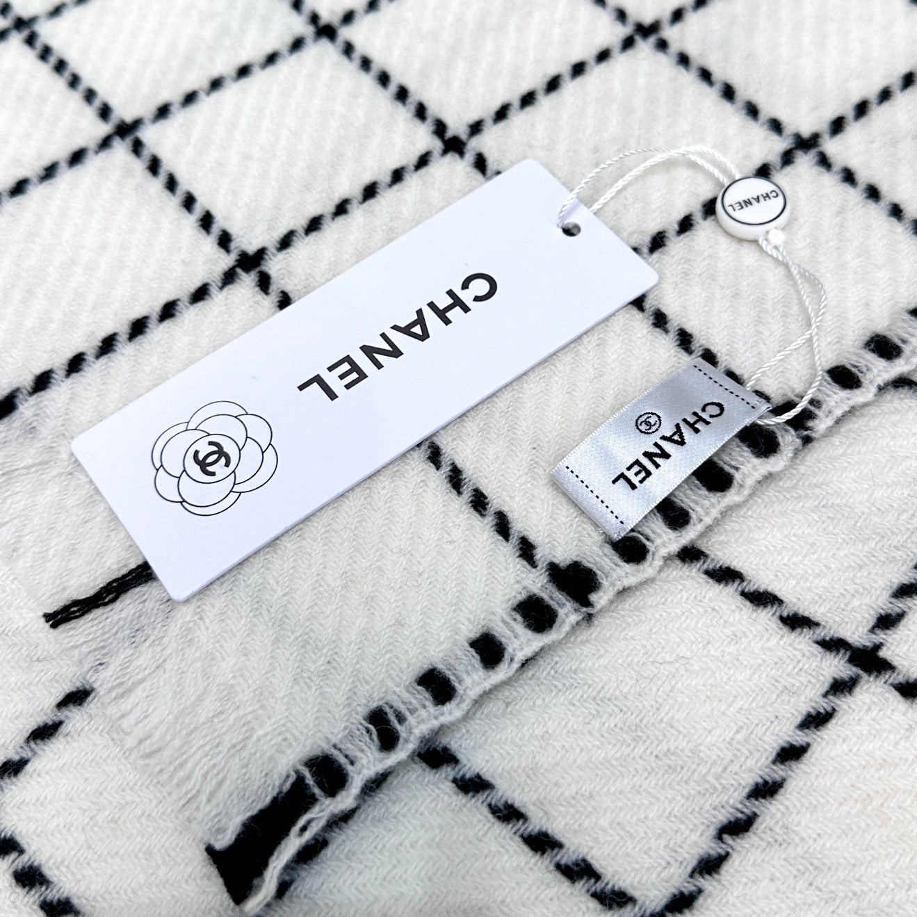 Luxury Scottish Cashmere Scarf — 100% Cashmere — 38 × 185 cm