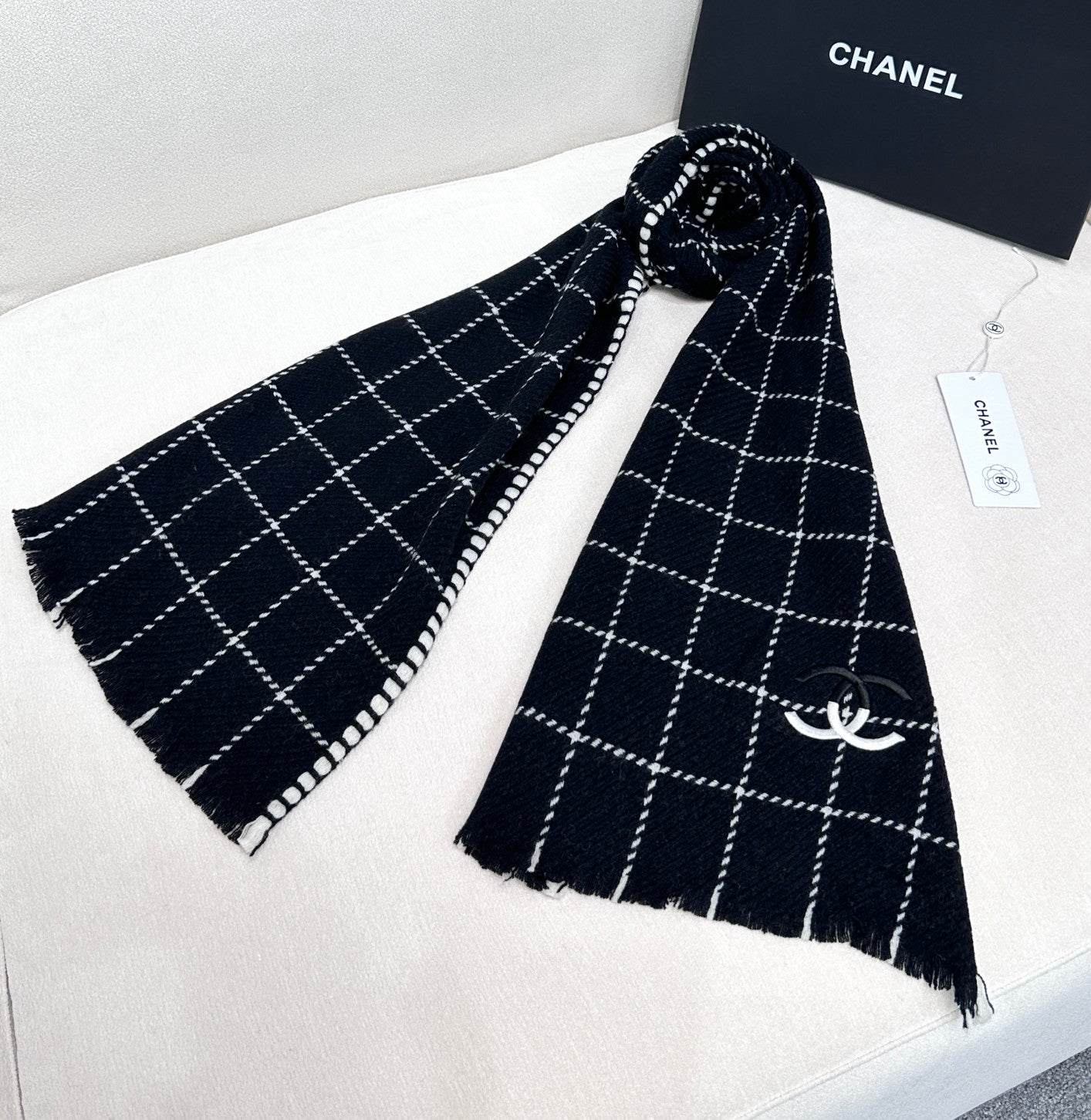 Luxury Scottish Cashmere Scarf — 100% Cashmere — 38 × 185 cm