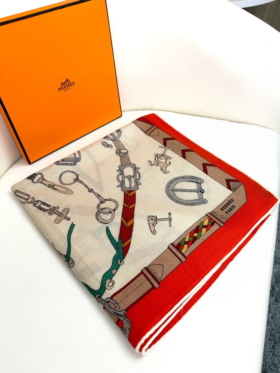 New Luxury Double-Sided Cashmere & Silk Square Scarf — 135 × 135 cm