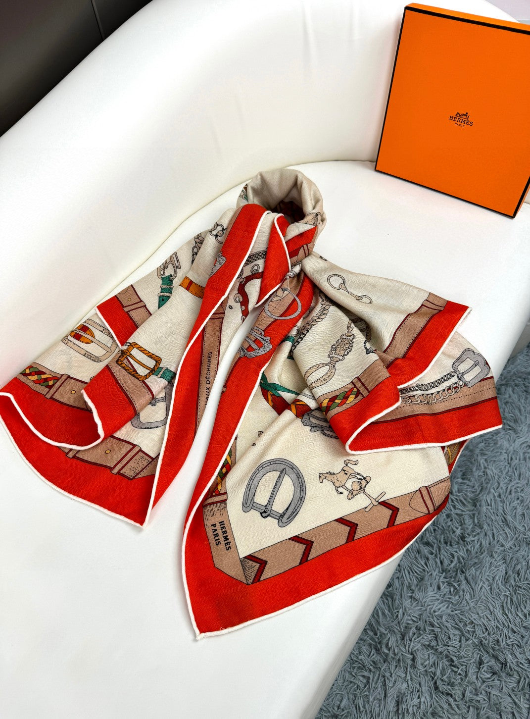 New Luxury Double-Sided Cashmere & Silk Square Scarf — 135 × 135 cm