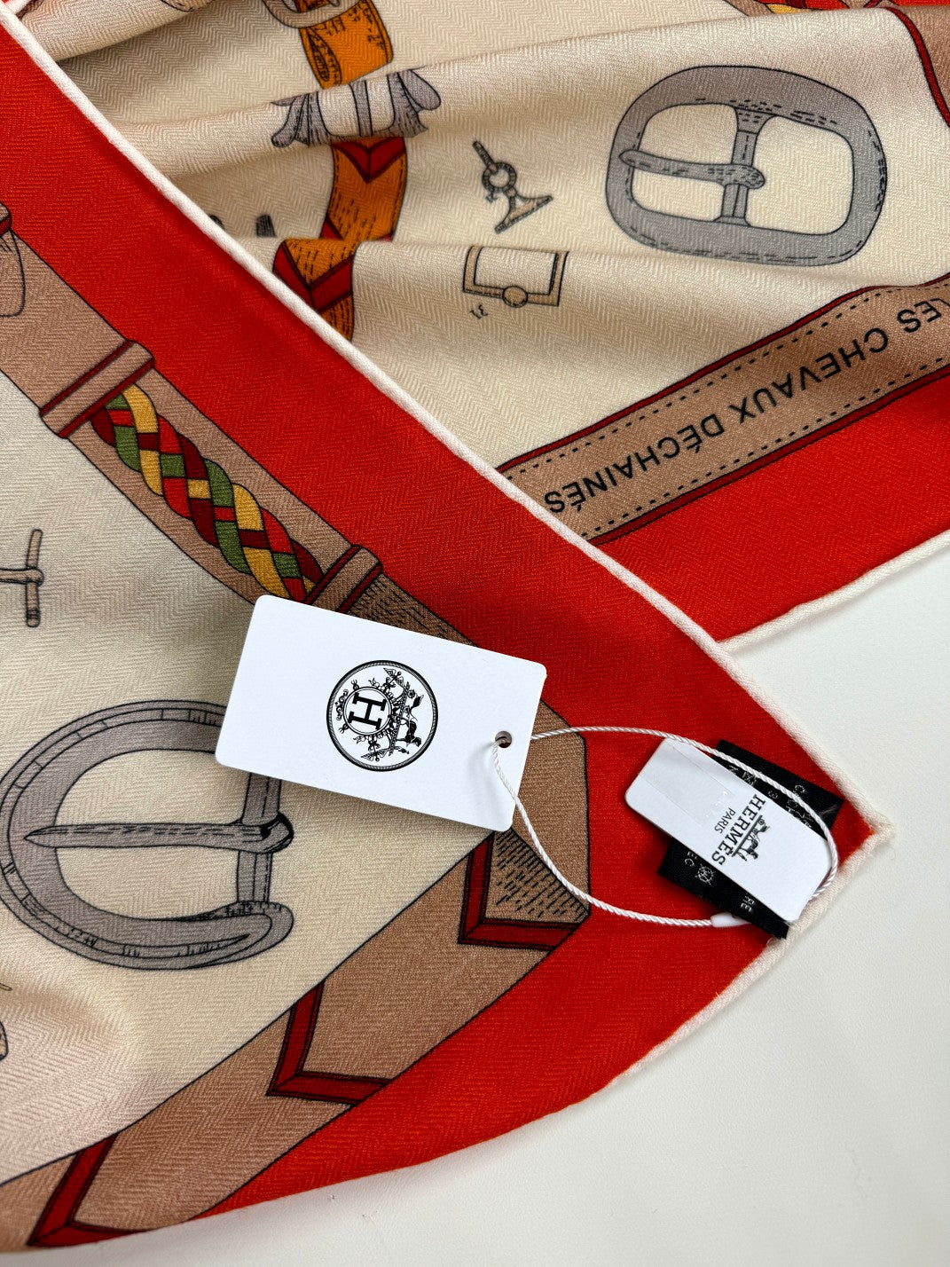 New Luxury Double-Sided Cashmere & Silk Square Scarf — 135 × 135 cm