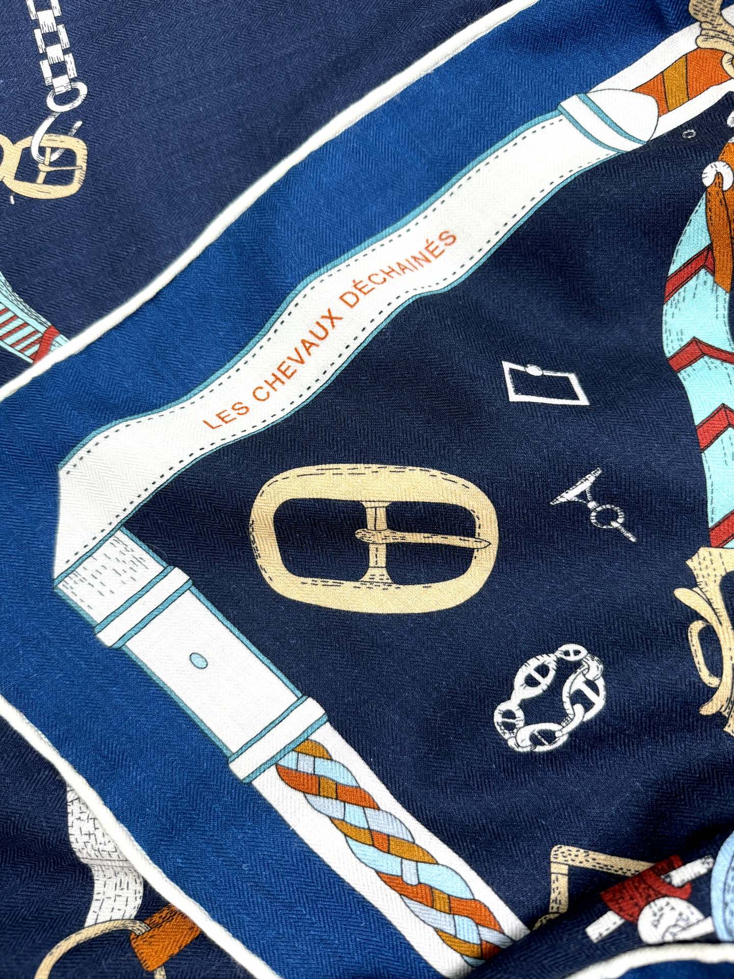 New Luxury Double-Sided Cashmere & Silk Square Scarf — 135 × 135 cm