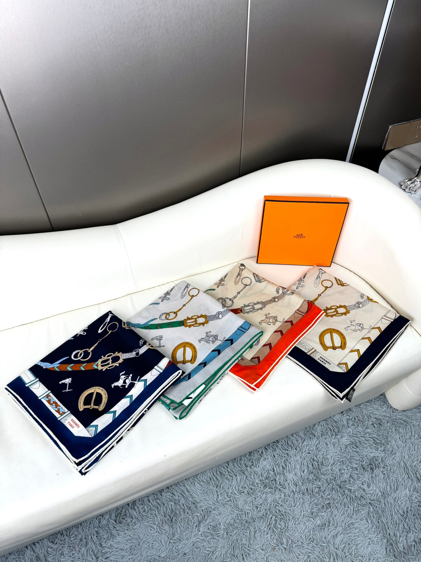 New Luxury Double-Sided Cashmere & Silk Square Scarf — 135 × 135 cm