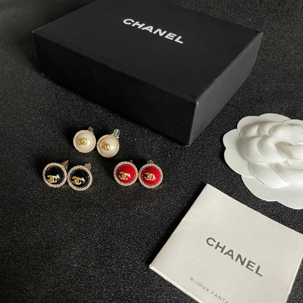 Vintage-Inspired Double-C Stud Earrings — Elegant & Refined