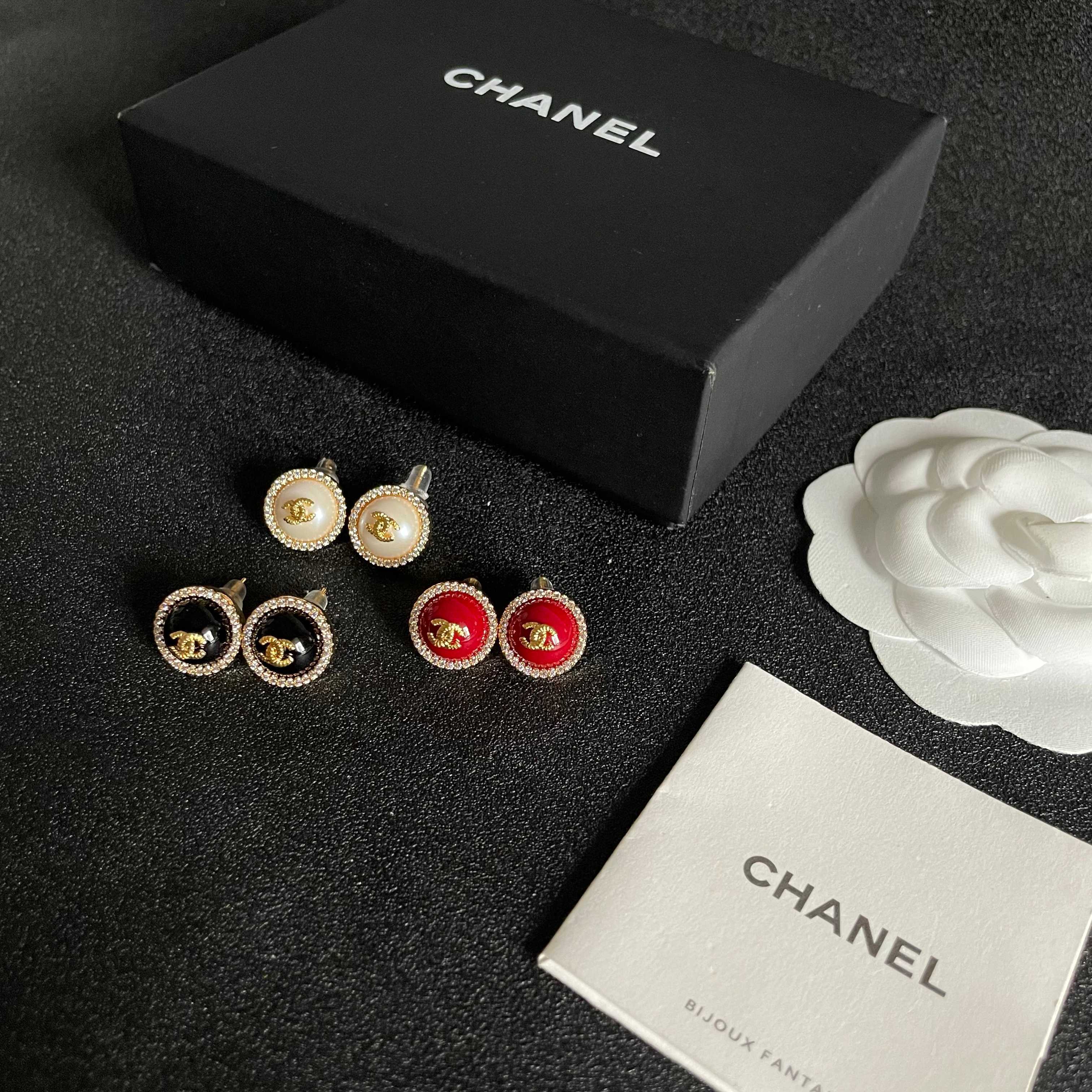 Vintage-Inspired Double-C Stud Earrings — Elegant & Refined