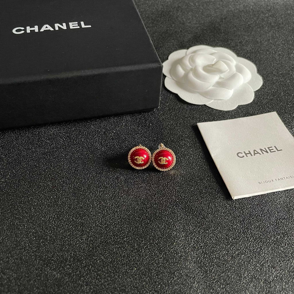 Vintage-Inspired Double-C Stud Earrings — Elegant & Refined