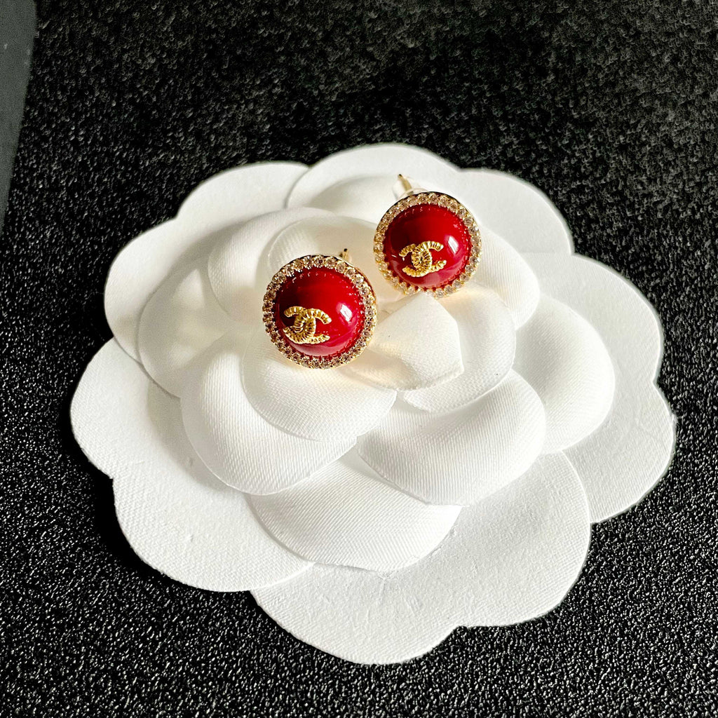 Vintage-Inspired Double-C Stud Earrings — Elegant & Refined