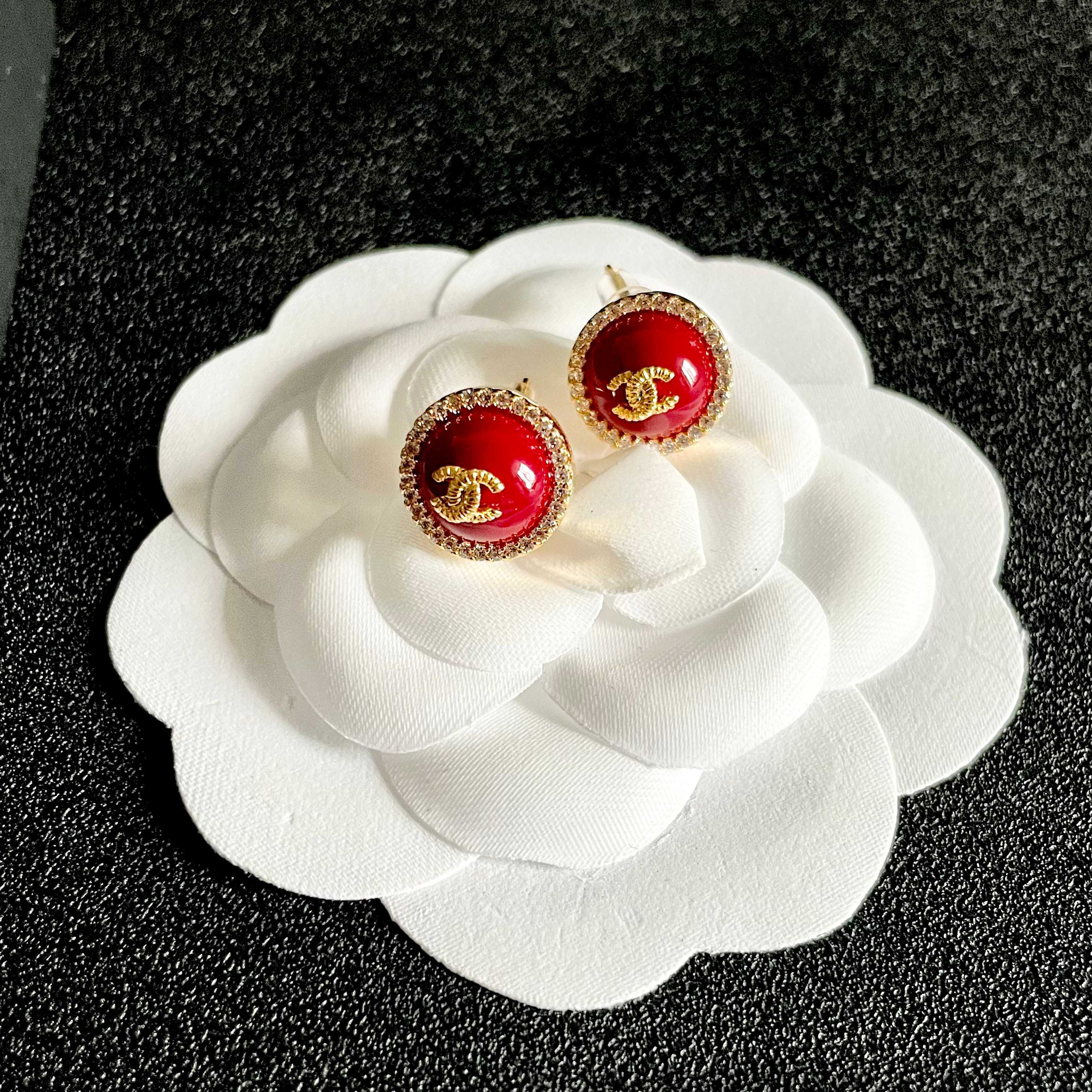 Vintage-Inspired Double-C Stud Earrings — Elegant & Refined