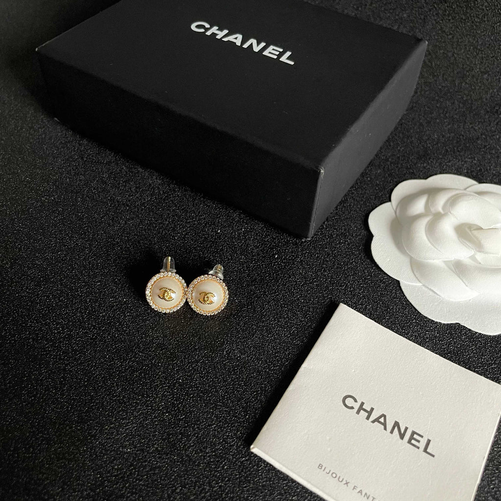 Vintage-Inspired Double-C Stud Earrings — Elegant & Refined